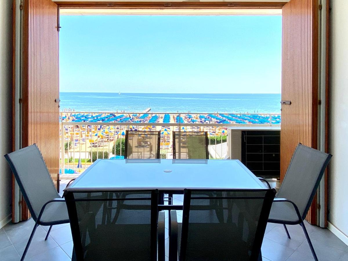 Fronte Mare Stupenda Terrazza Piramide Jesolo Lido Carraro Immobiliare - Family Apartments Ngoại thất bức ảnh
